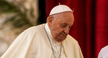 Médicos confirman que el Papa Francisco todavía tiene pronóstico reservado
