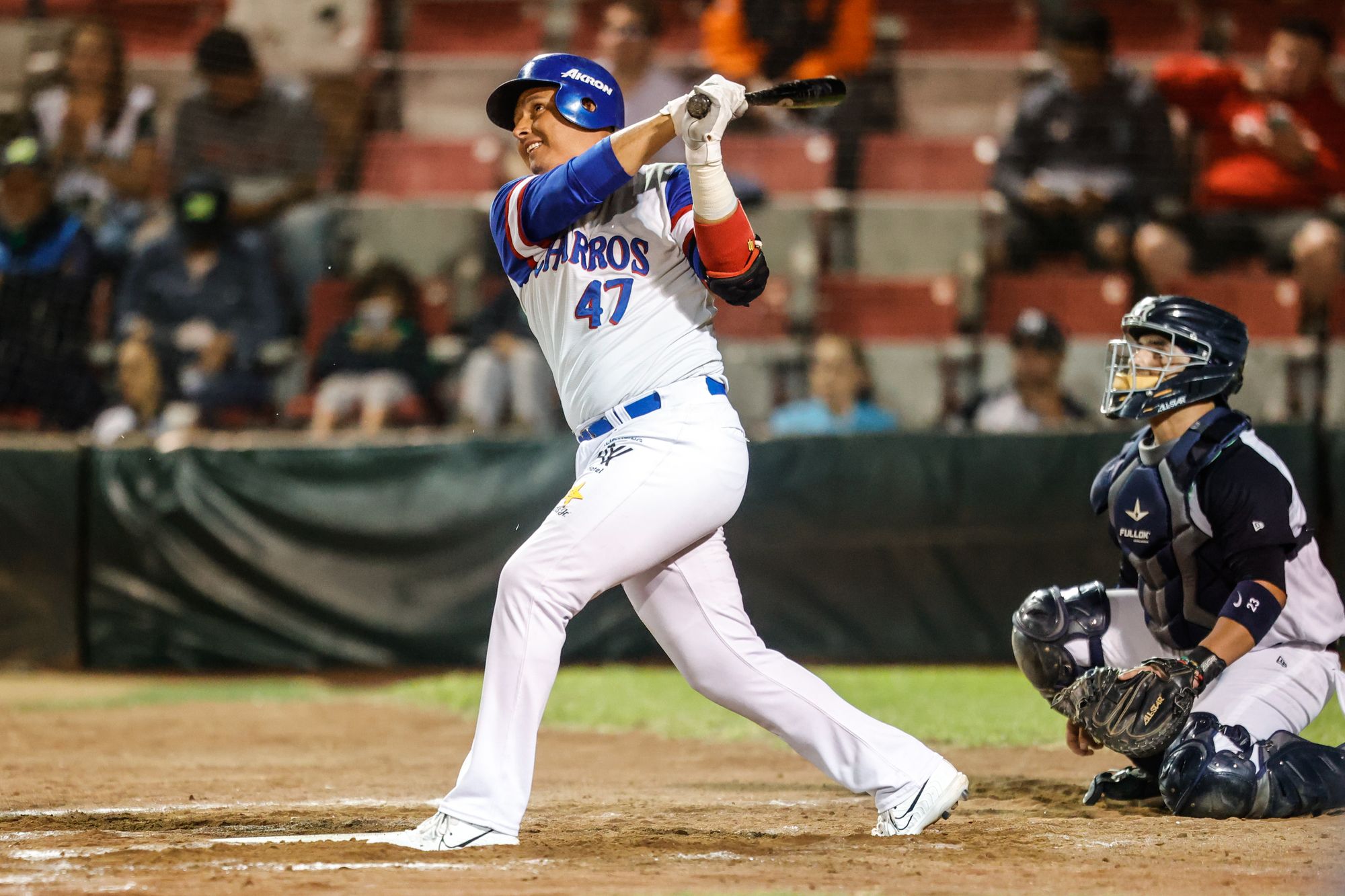 Charros emparejan la serie ante Dorados con dosis de poder 