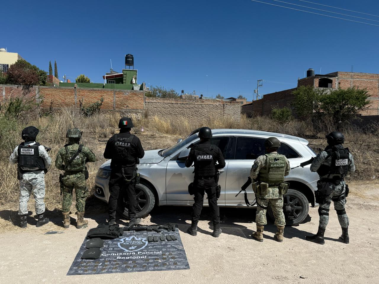 Aseguran vehículo blindado y fusil de asalto en Teocaltiche