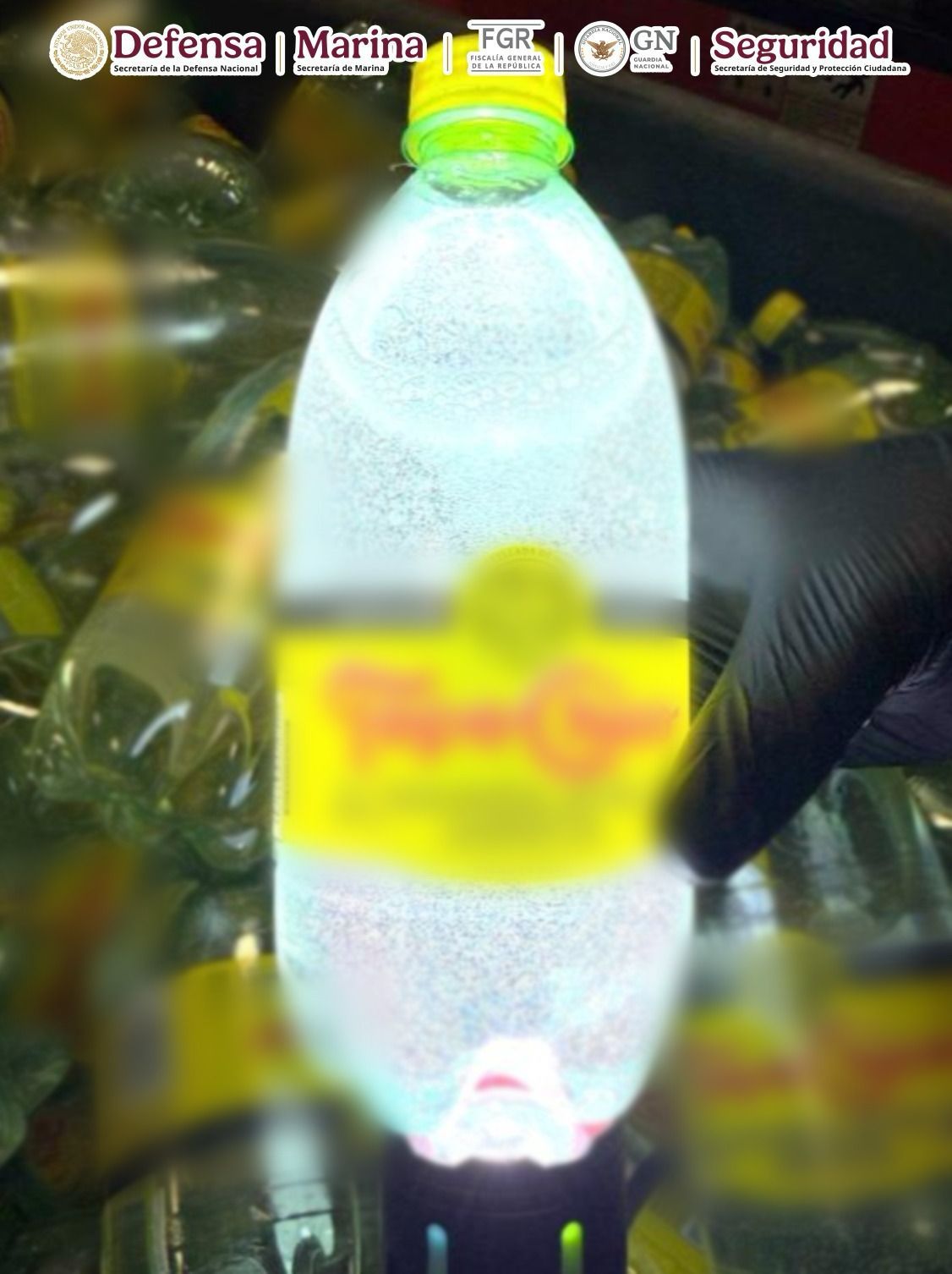 Aseguran una tonelada de droga escondida en botellas de agua