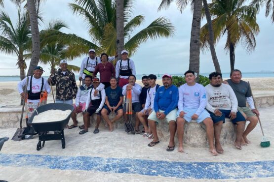 Zofemat Isla Mujeres recupera arenales en Playa Centro tras “Surada”