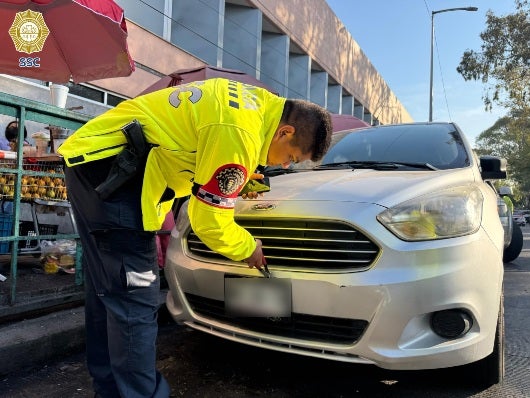 ¿Cómo poner las placas de tu auto para evitar multa en CDMX? 