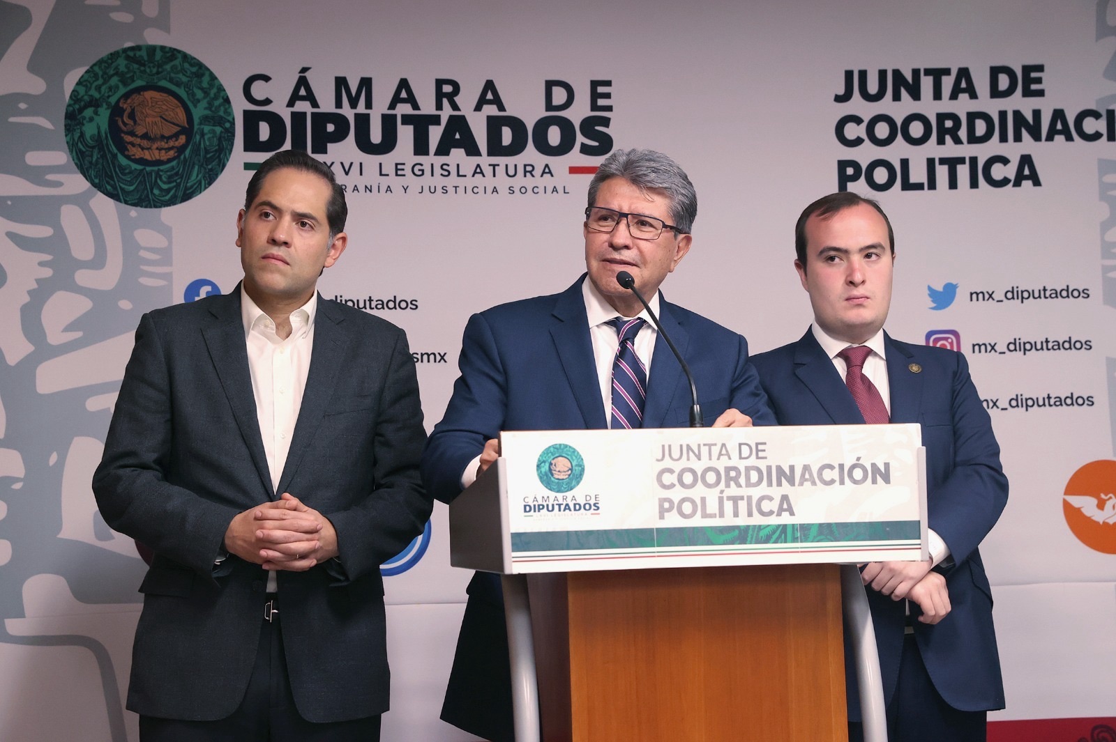 Reforma a la Ley del ISSSTE se va a la congeladora, afirma Monreal