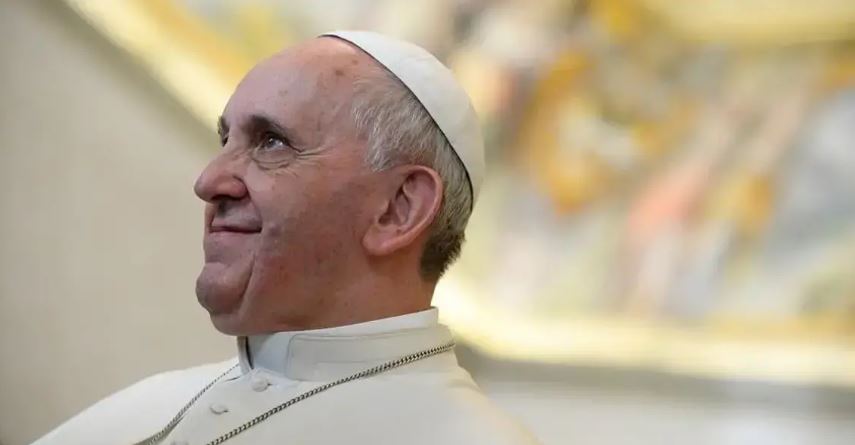 Papa Francisco sufre dos episodios de insuficiencia respiratoria aguda y retoma ventilación mecánica