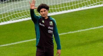 Guillermo Ochoa y Carlos Moreno pelean el último lugar en la portería