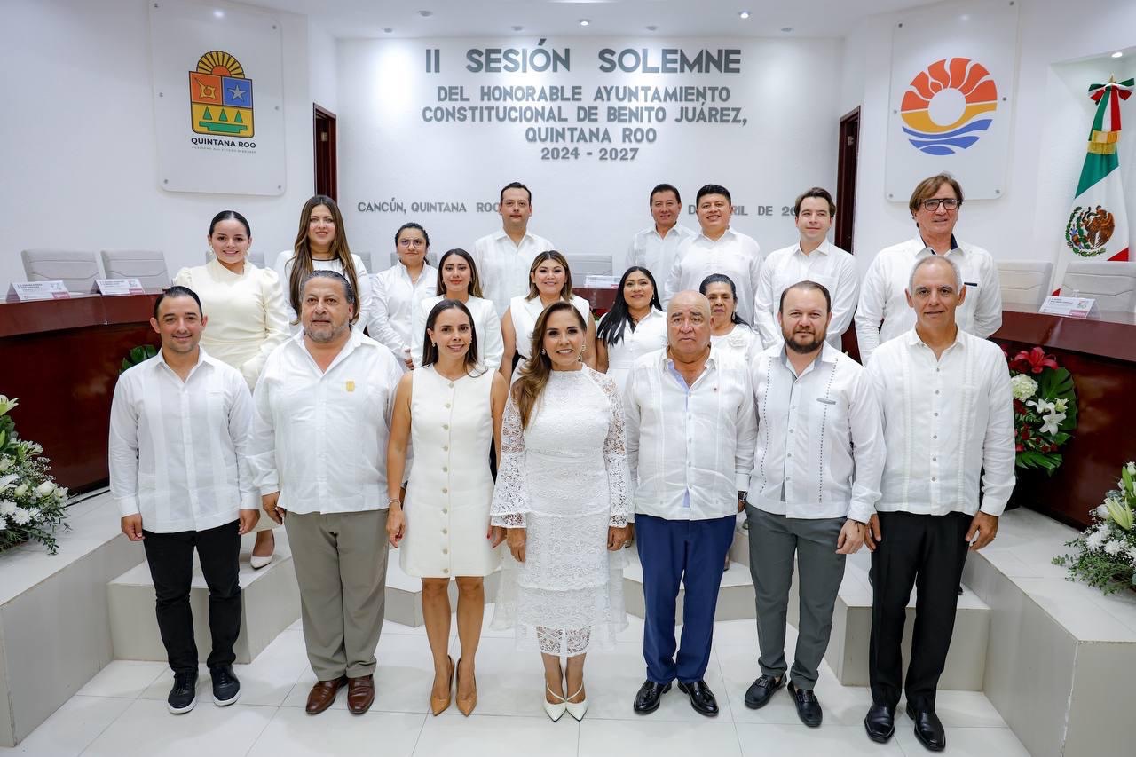 Celebran el 55 Aniversario de Cancún, con reconocimiento a ciudadano ejemplar