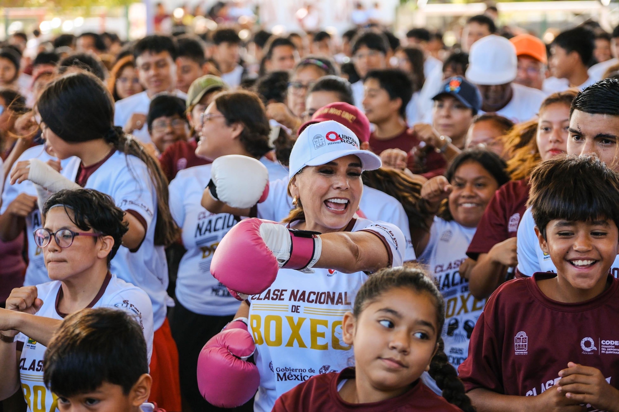 Con más de 8 mil participantes en todo Quintana Roo, Mara Lezama encabezó la Clase Nacional “Boxeando por la Paz”