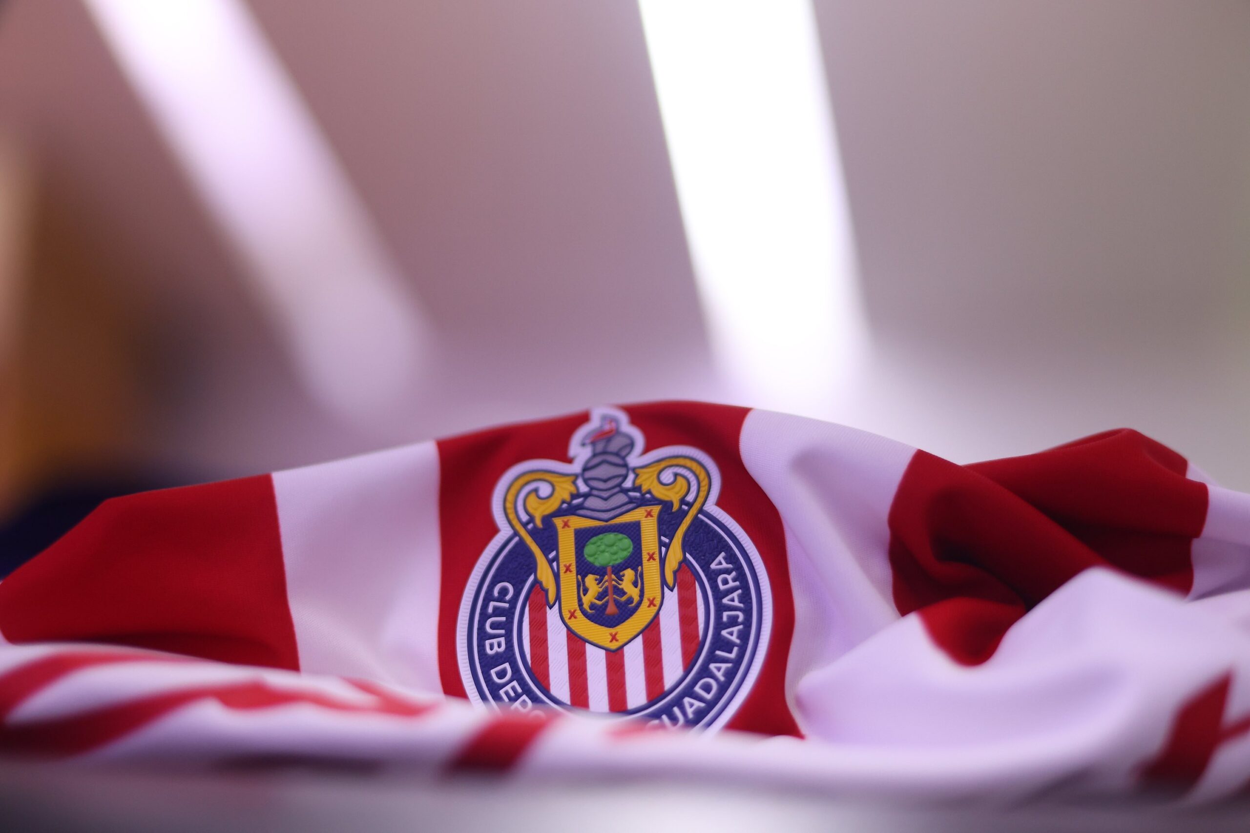 Chivas anuncian la salida del entrenador Gerardo Espinoza