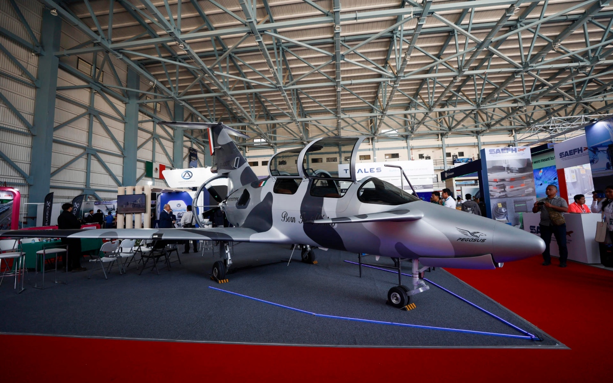 Primer avión diseñado y fabricado en México