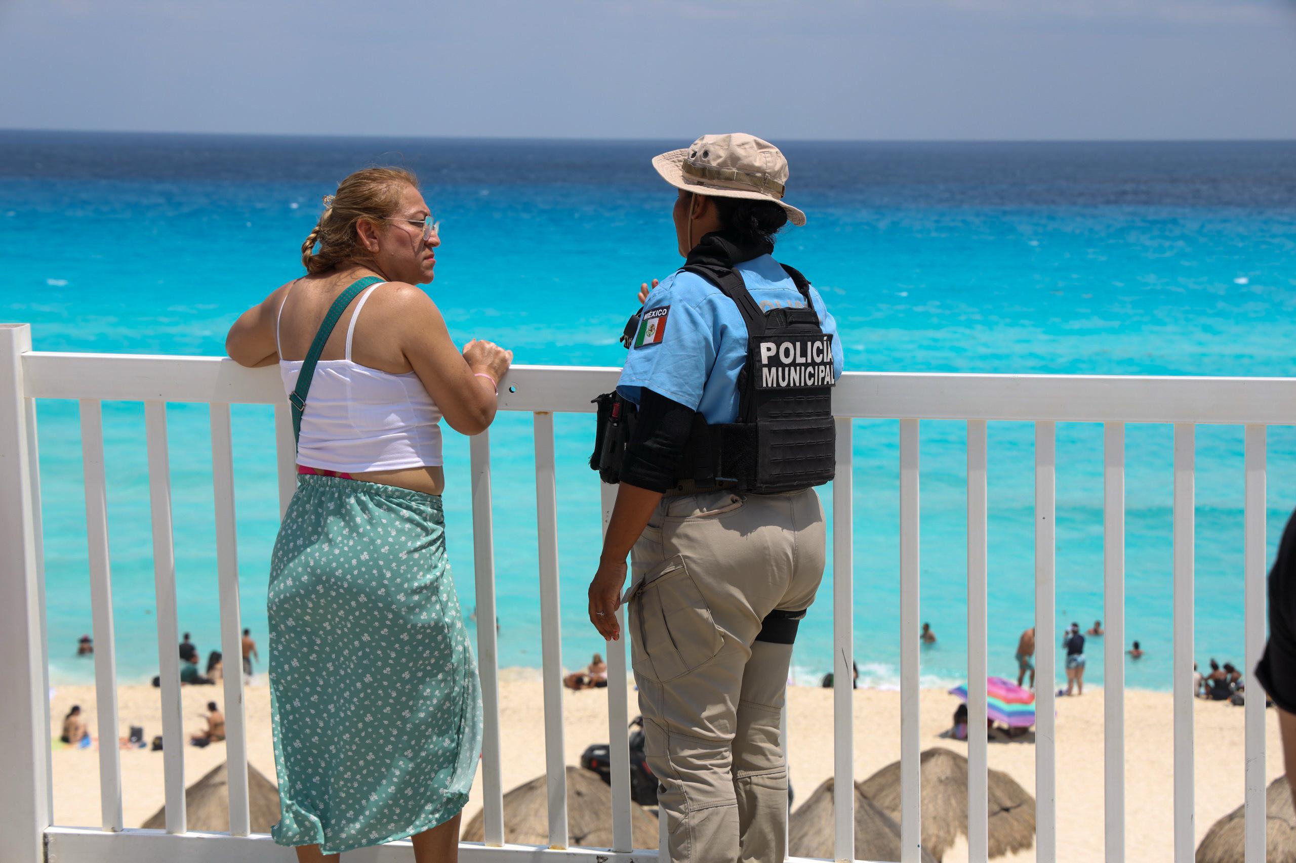 Refuerzan vigilancia en playas de Cancún durante Operativo Vacacional de Semana Santa 2025 