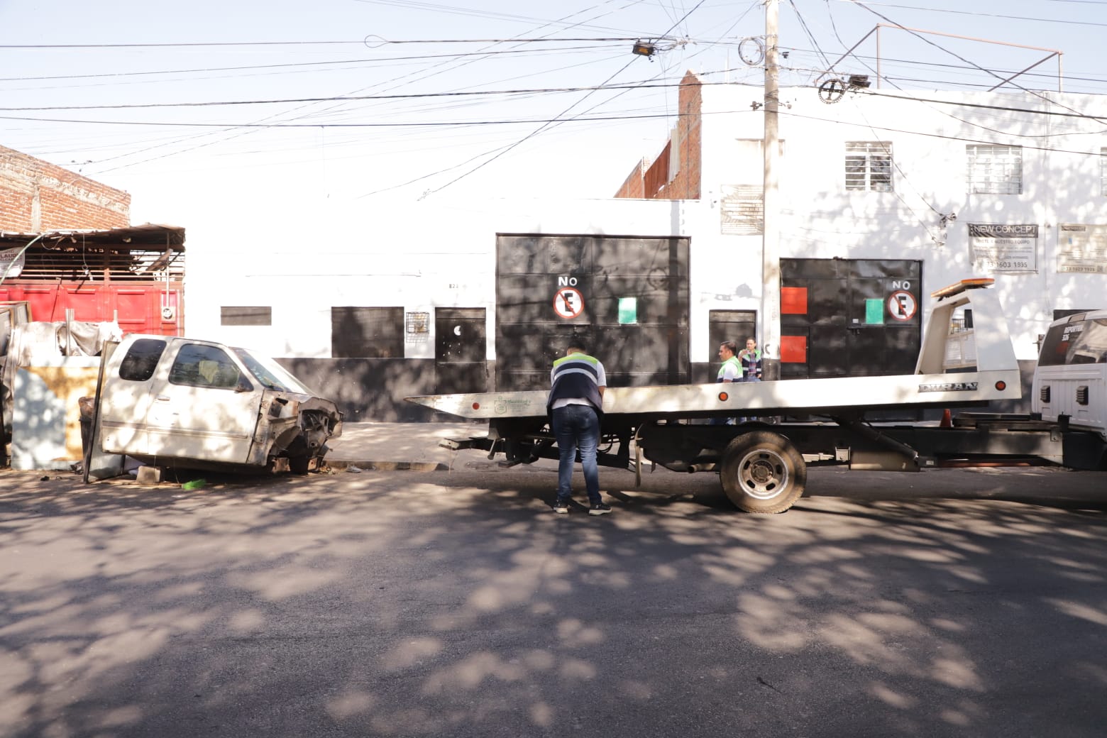 Retira Gobierno de Guadalajara 147 autos abandonados en vía pública