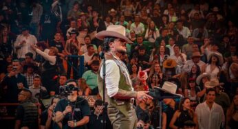 Christian Nodal es captado coqueteando con fan en concierto