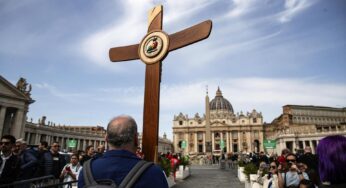 Adelantaron el cierre de la Plaza San Pedro para despedir al Papa Francisco en el Vaticano
