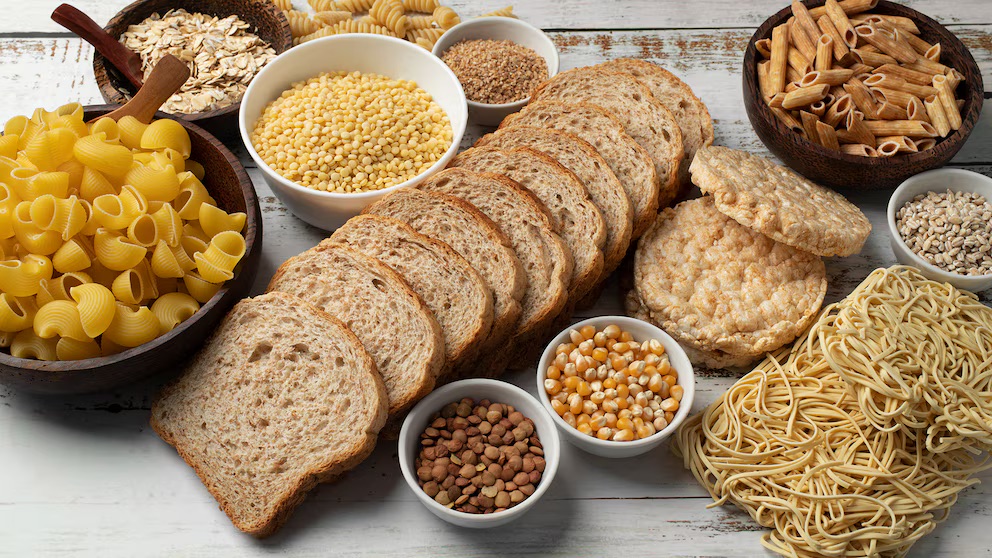 Reducir carbohidratos ofrece resultados similares al ayuno intermitente