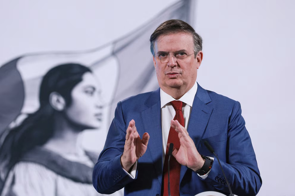 México negocia con EEUU reducción de aranceles a autos, anuncia Marcelo Ebrard