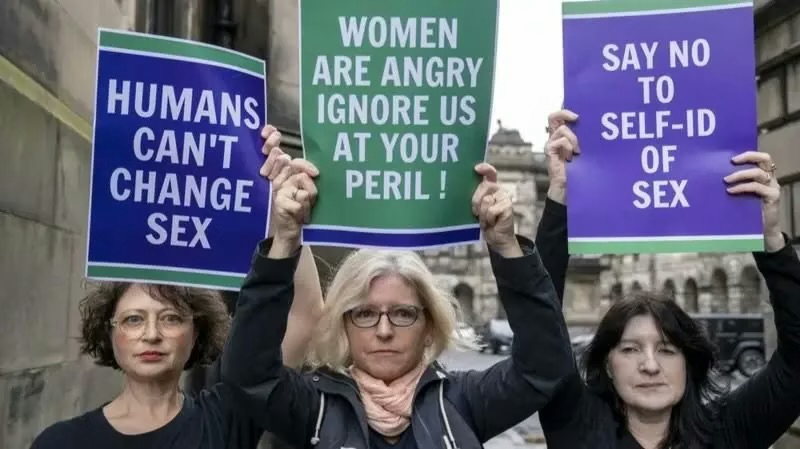 El Supremo británico dictamina que el término ‘mujer’ está determinado por el sexo biológico