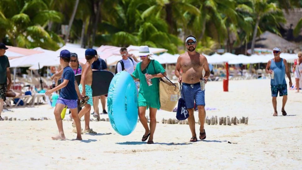 Isla Mujeres refuerza seguridad en las playas durante Semana Santa 2025