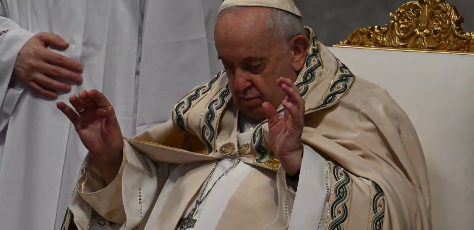 Alerta mundial: difunden imágenes falsas del papa Francisco para cometer fraudes