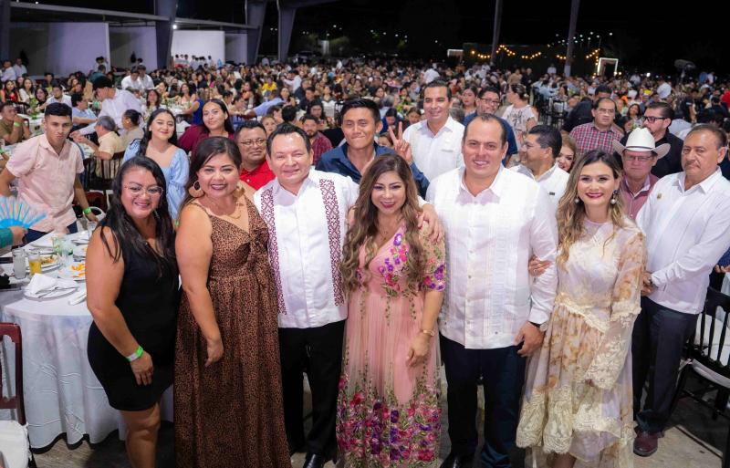 Afirma Gobernador de Yucatán diálogo permanente con maestros