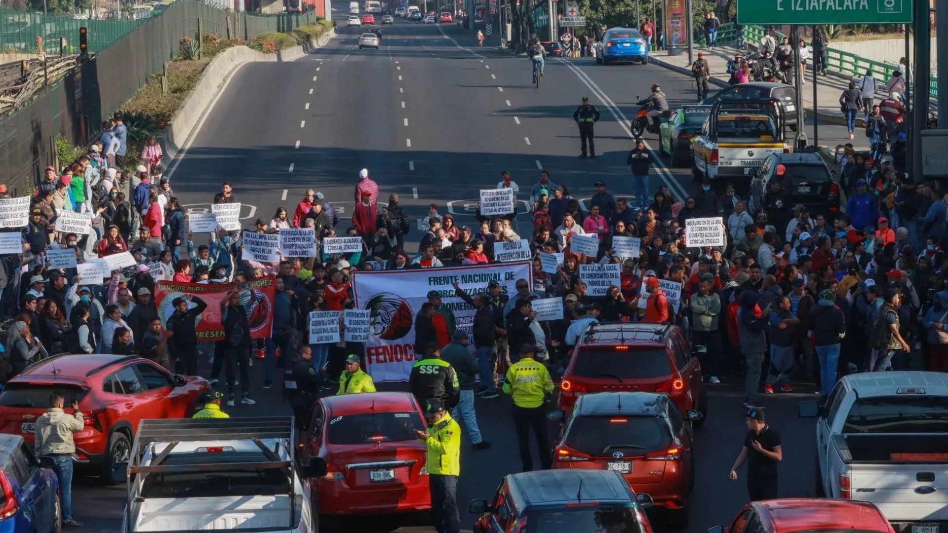 Seis horas de bloqueo por la CNTE ponen en CDMX