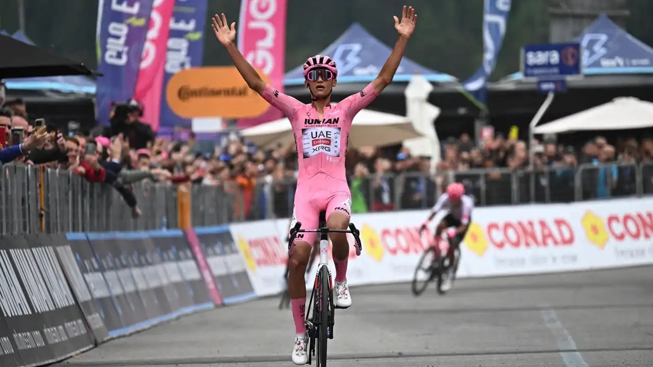 Isaac del Toro pierde el liderato del Giro de Italia