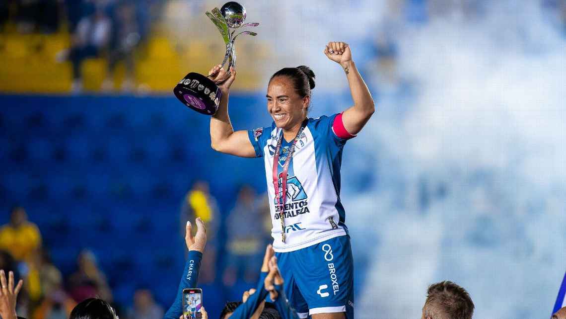 Pachuca femenil alza su primer título