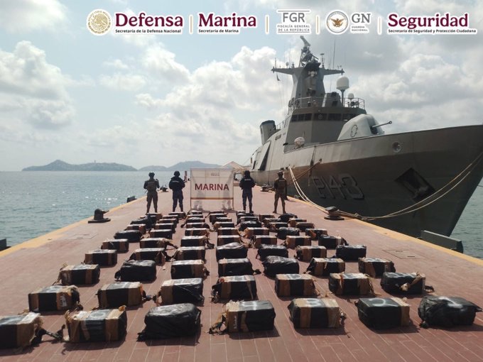 Asegura MARINA más de una tonelada de estupefacientes frente a costas de Guerrero