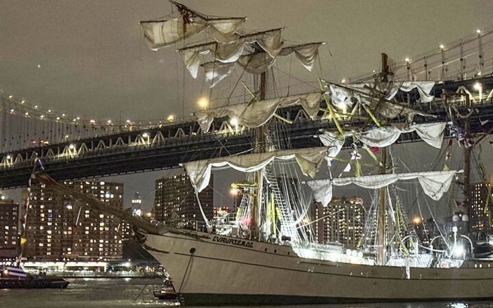 Buque Escuela Cuauhtémoc choca con el Puente de Brooklyn: 2 muertos y 22 heridos, confirma la Marina