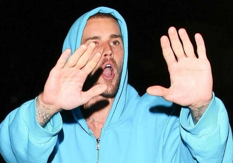 Justin Bieber explota contra paparazzi en la playa