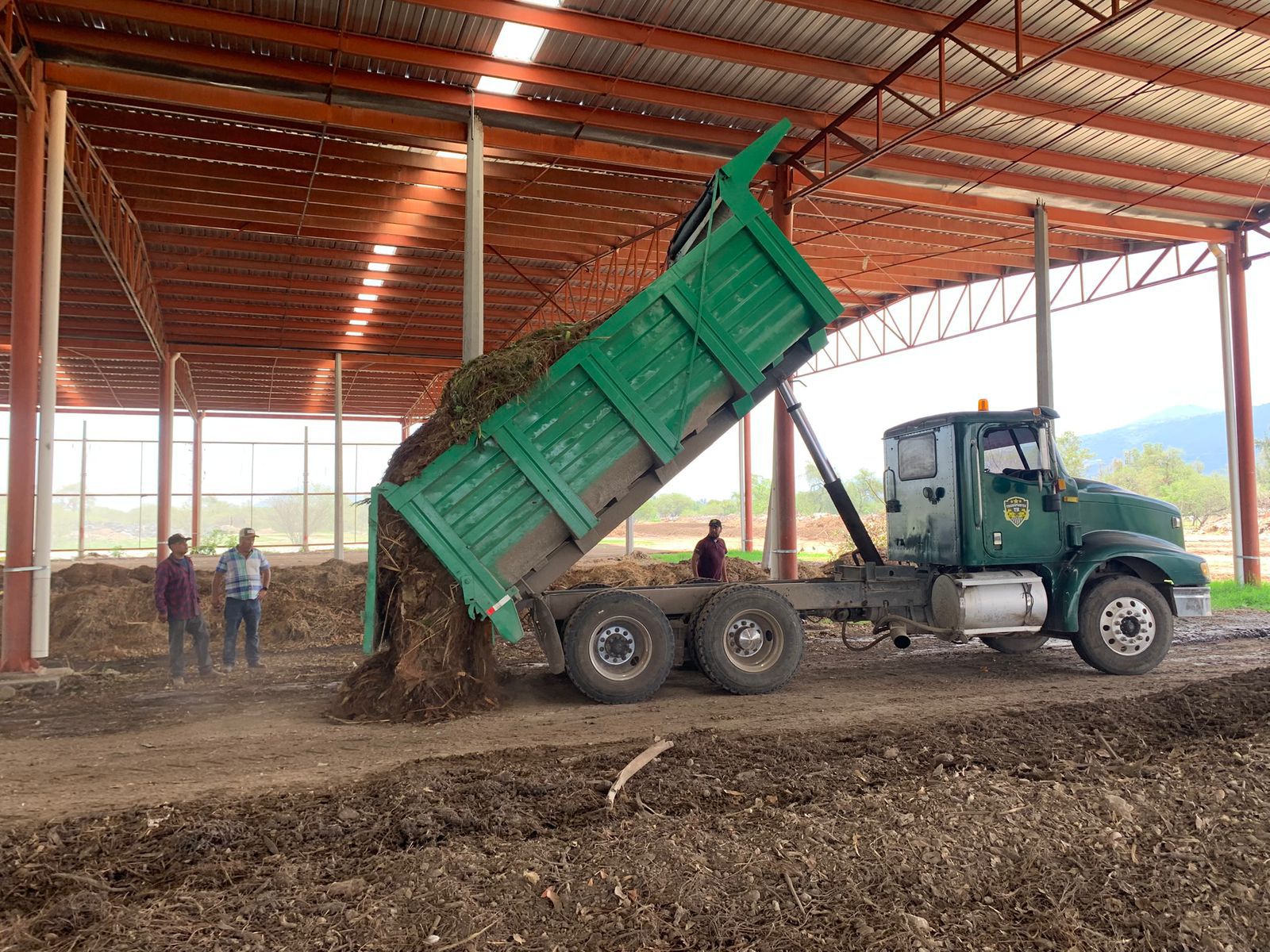 Tlajomulco impulsa su agenda verde con composta orgánica