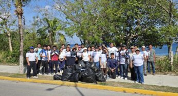 Estudiantes del Colegio de Bachilleres y Ecología Municipal realizan limpieza en Playa Caletita