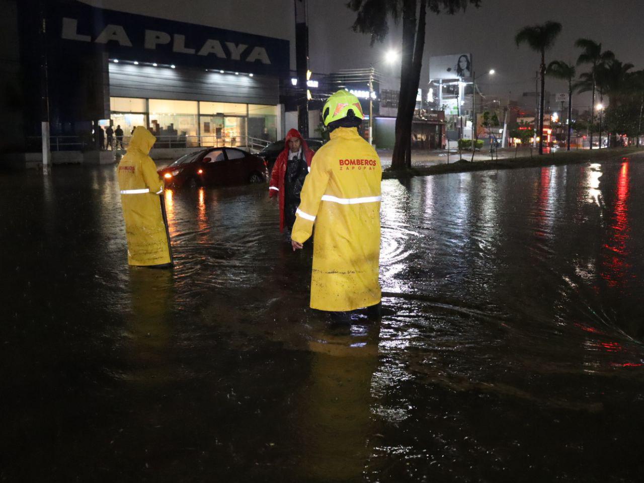 Más de 50 servicios de emergencia se atendieron en Zapopan tras intensas lluvias