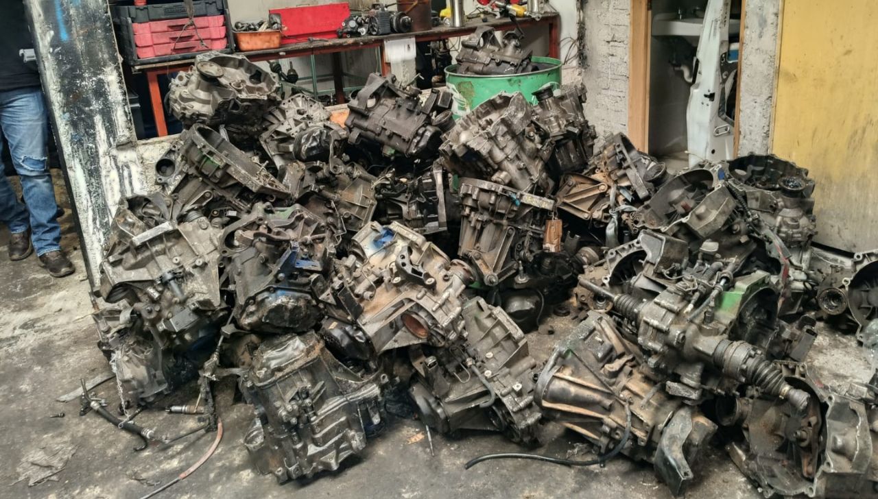 Decomisan 81 toneladas de autopartes en CDMX