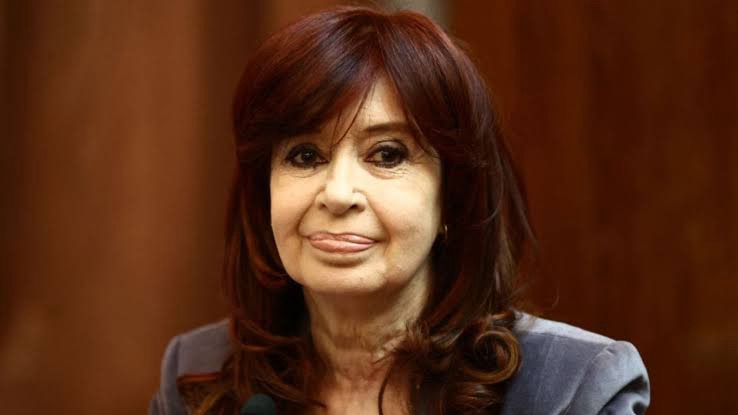 Corte Suprema de Argentina confirma condena de 6 años de prisión a Cristina Fernández