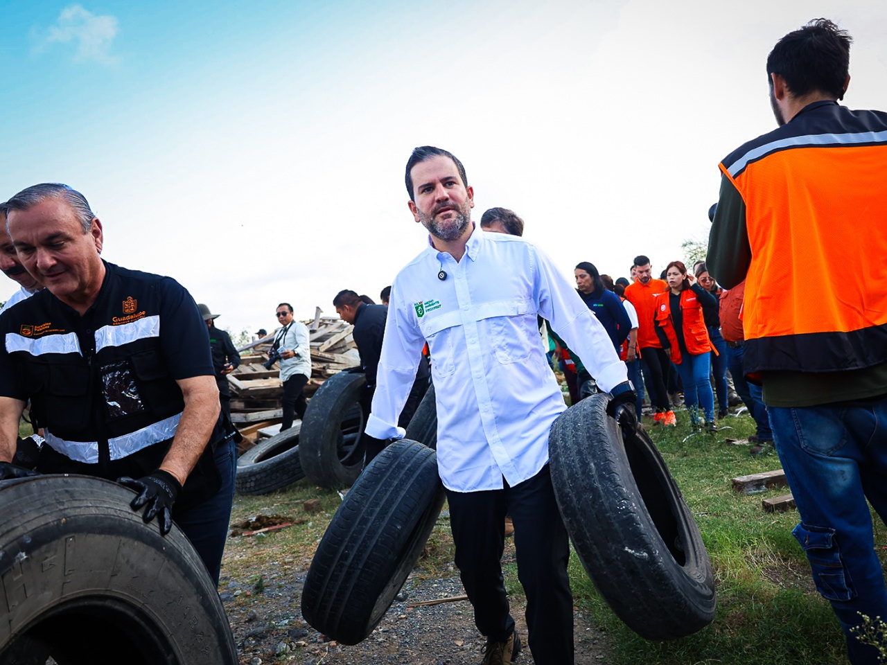 Arranca proyecto ambiental y social en Las Sabinitas: rescatan 1.3 km del Río Santa Catarina