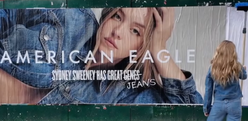 Acusan de apología nazi la campaña de Sydney Sweeney para American Eagle