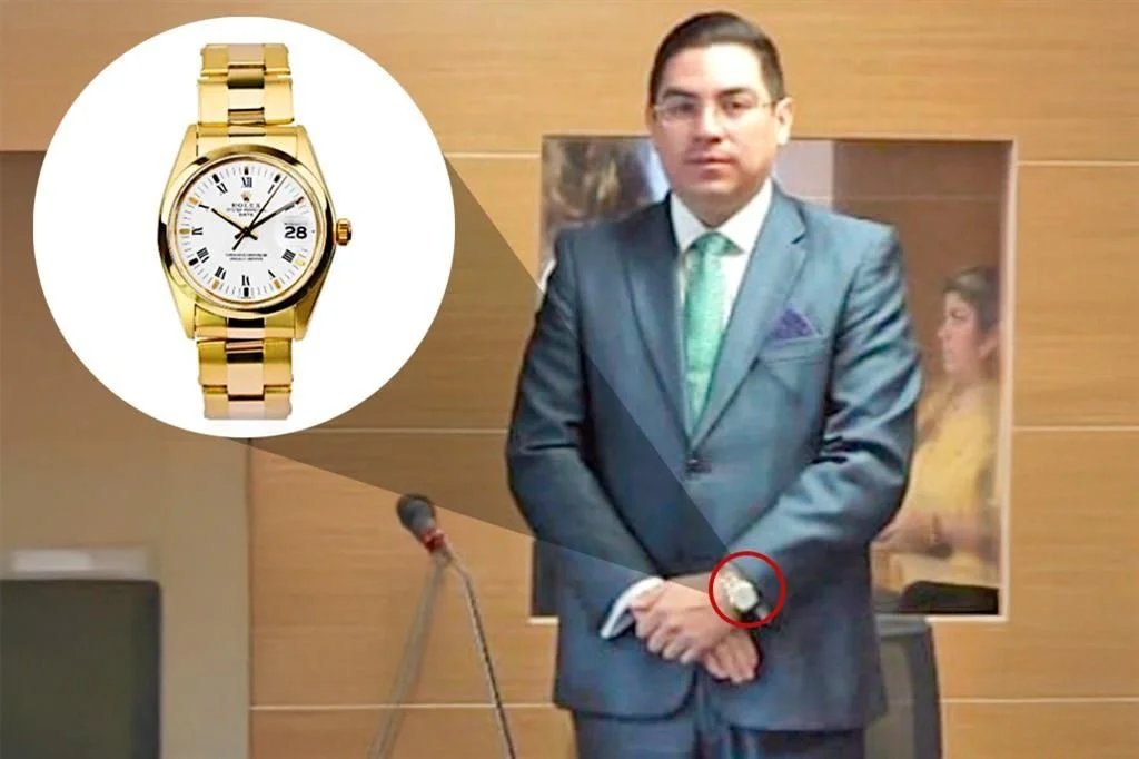 Titular de investigación aduanera tiene relojes de lujo por 7.7 mdp