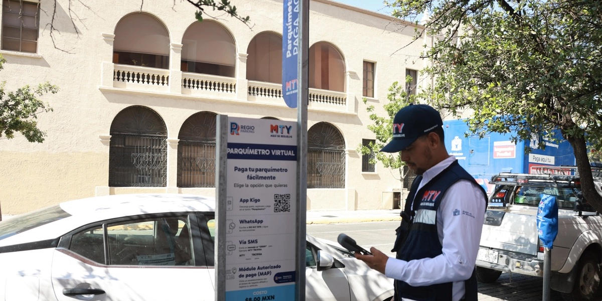Adiós a las monedas: inicia en Monterrey el nuevo parquímetro digital con “Kigo”