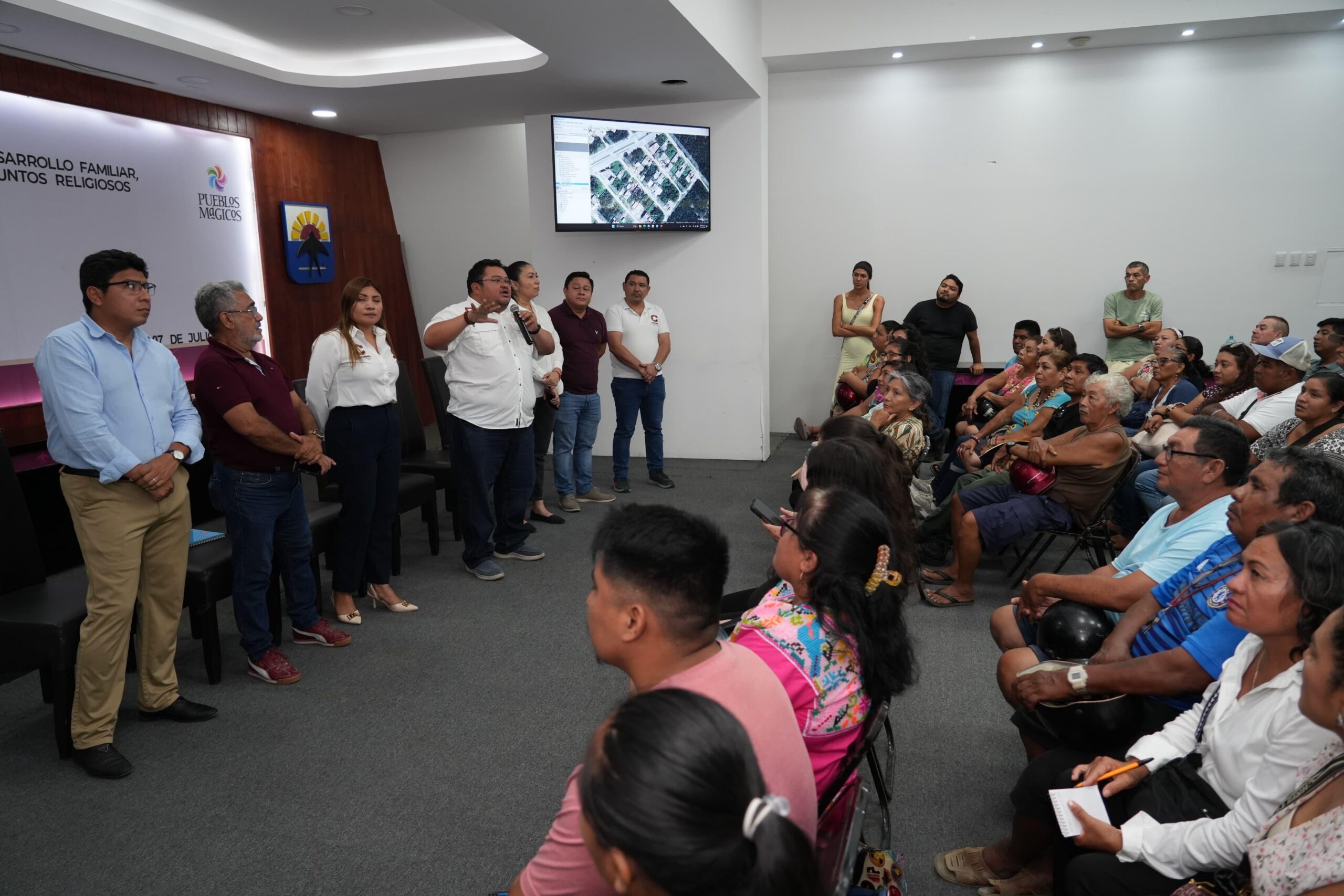 Gobierno municipal avanza con proyecto para lograr que CFE otorgue el servicio a las familias de Las Fincas