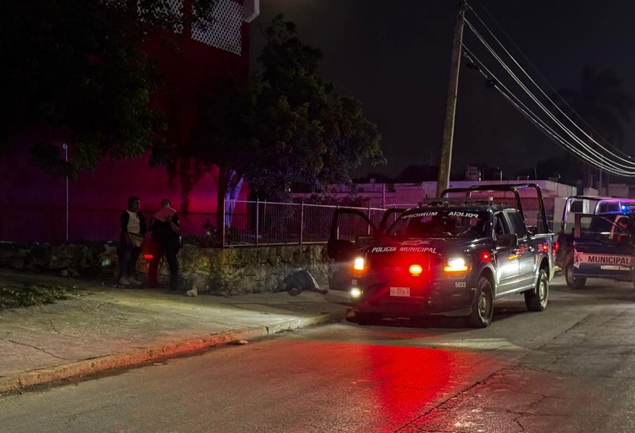 Fallece hombre por presunto infarto a las afueras del Estadio 86 en Cancún