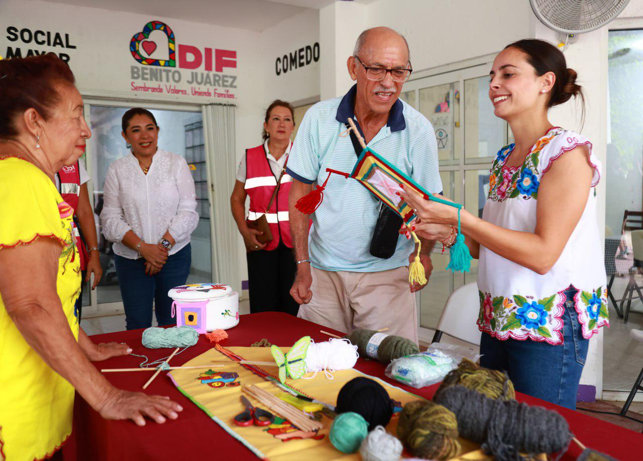 Impulsa Ana Paty Peralta el bienestar de los adultos mayores