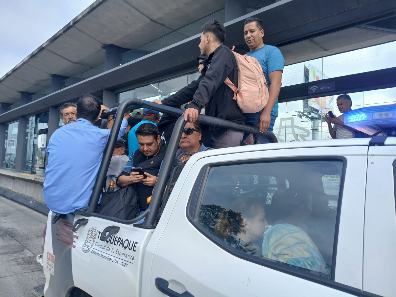Colapso en el transporte público por paro de conductores en Jalisco