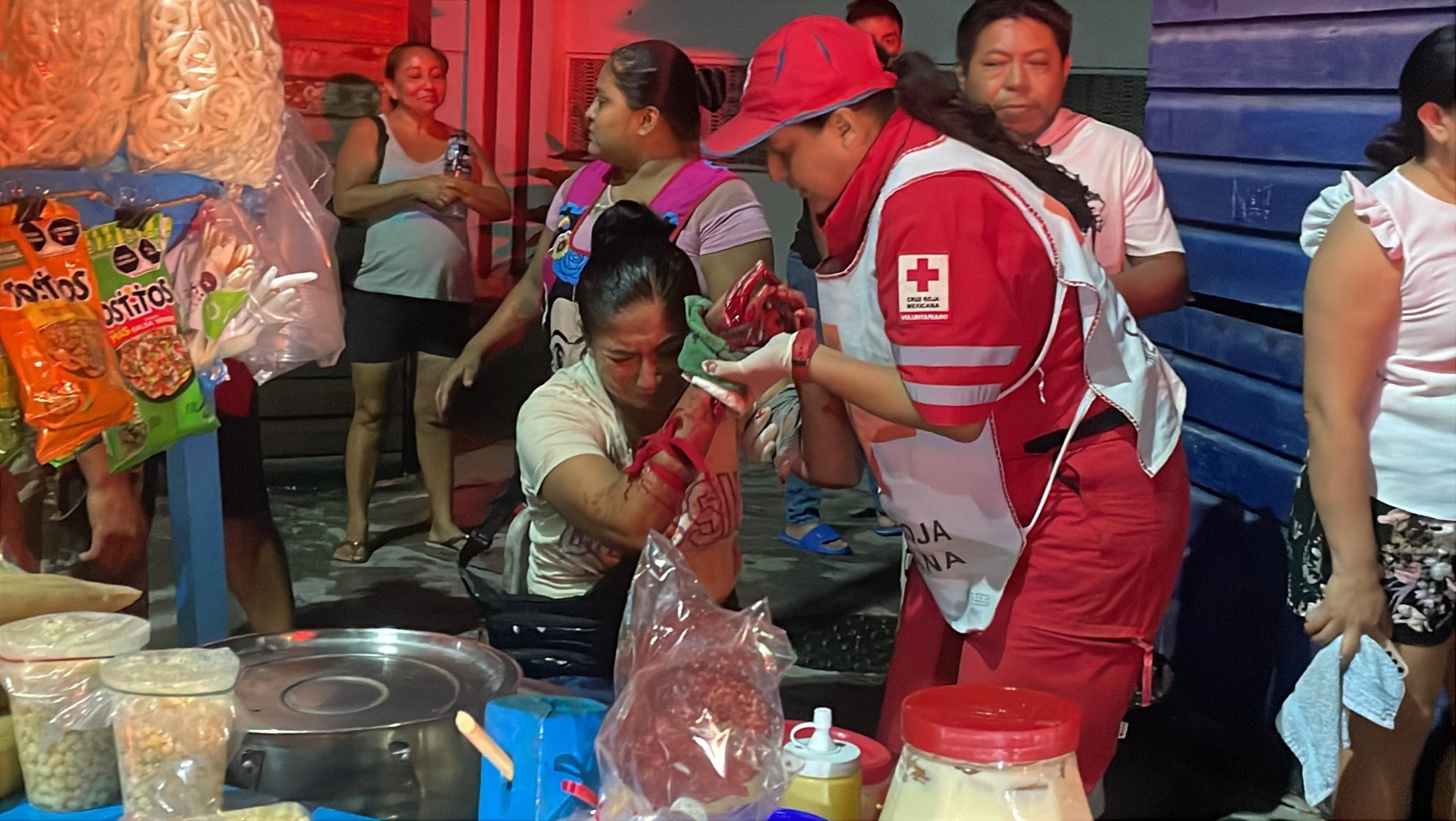 Terror en Chetumal, sujeto agrede a cuatro personas con un machete en plaza Chactemal