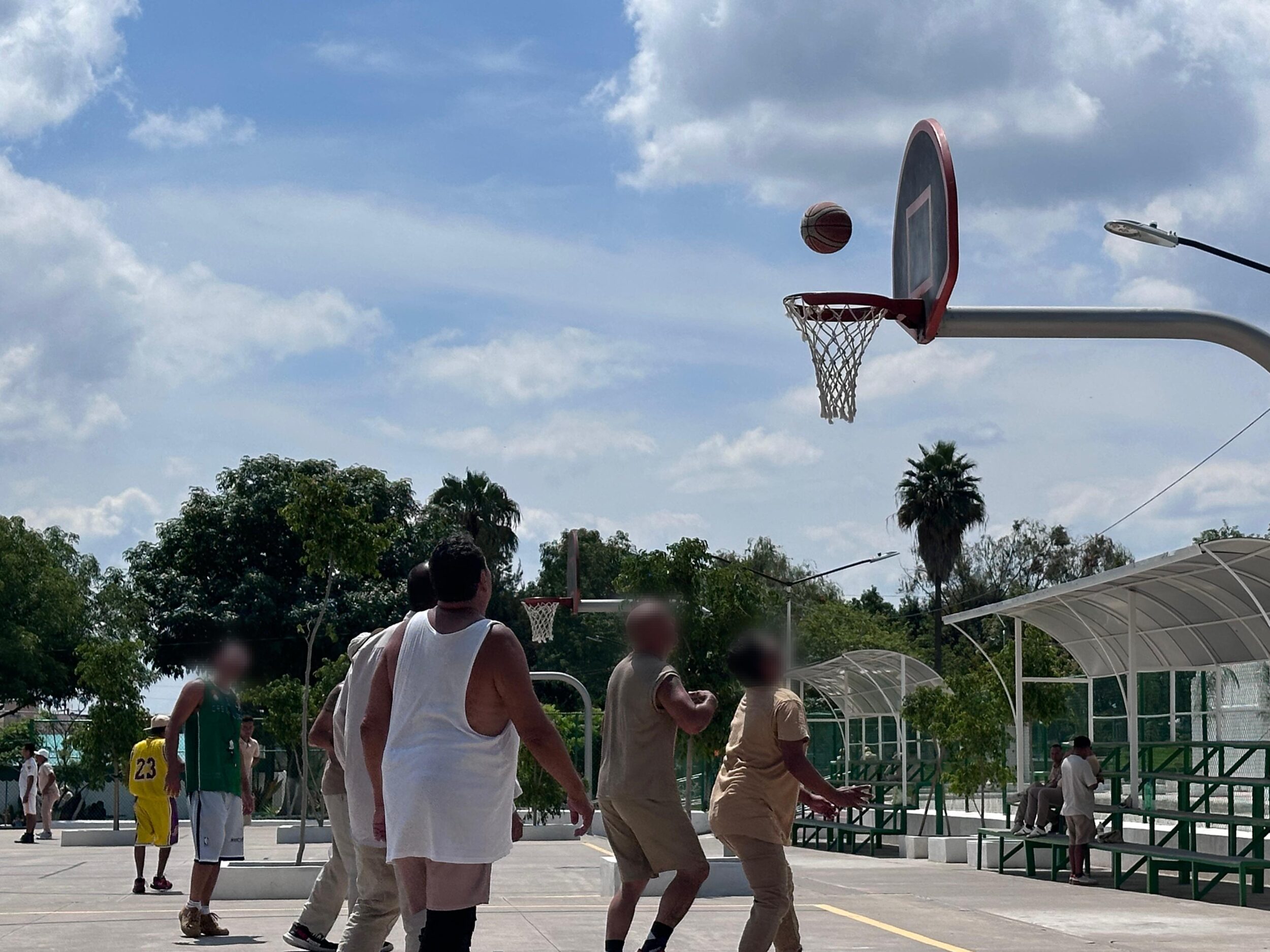 Renuevan canchas deportivas en reclusorio de Jalisco para promover la reinserción social