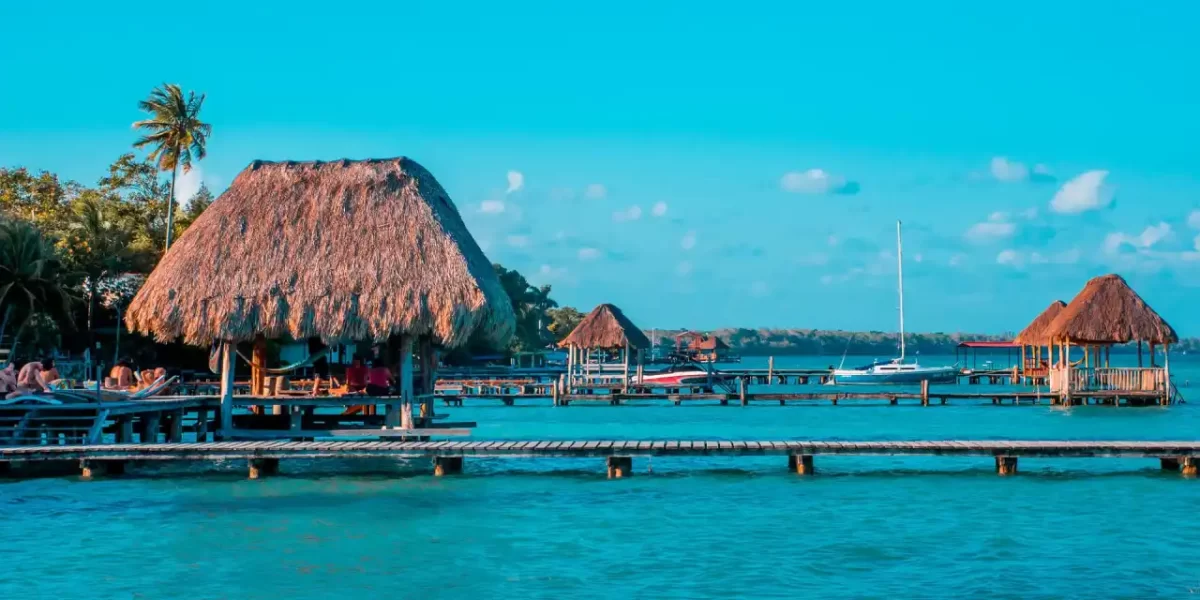 El Ayuntamiento de Othón P. Blanco impulsa este verano una agenda turística y cultural que revitaliza la capital del estado y fortalece su atractivo para visitantes nacionales y extranjeros.