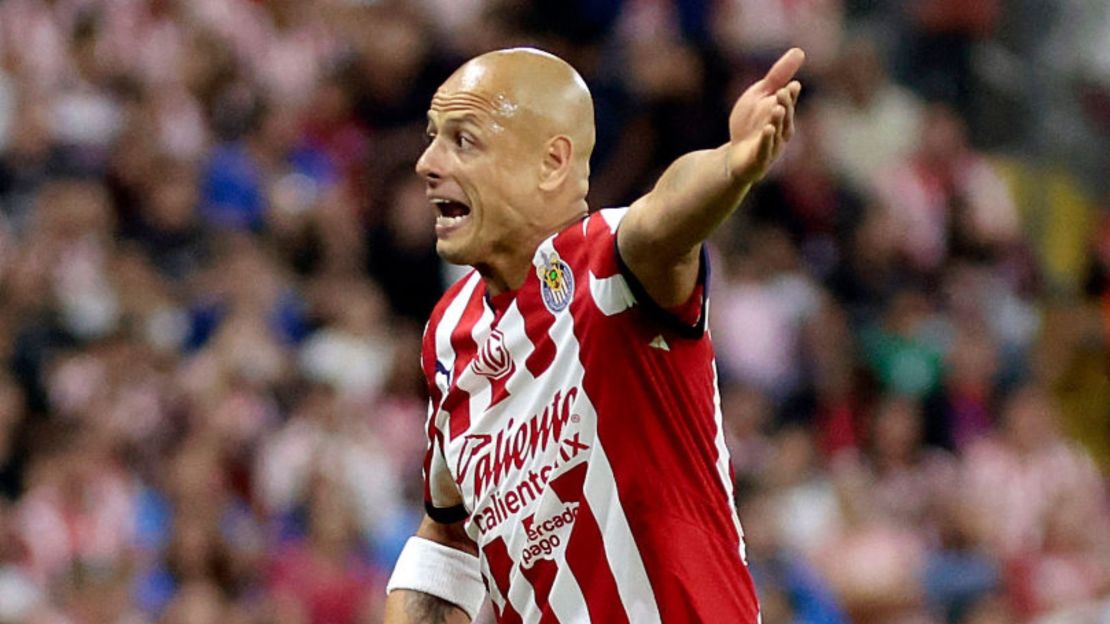 Chicharito Hernández no seguirá en Chivas