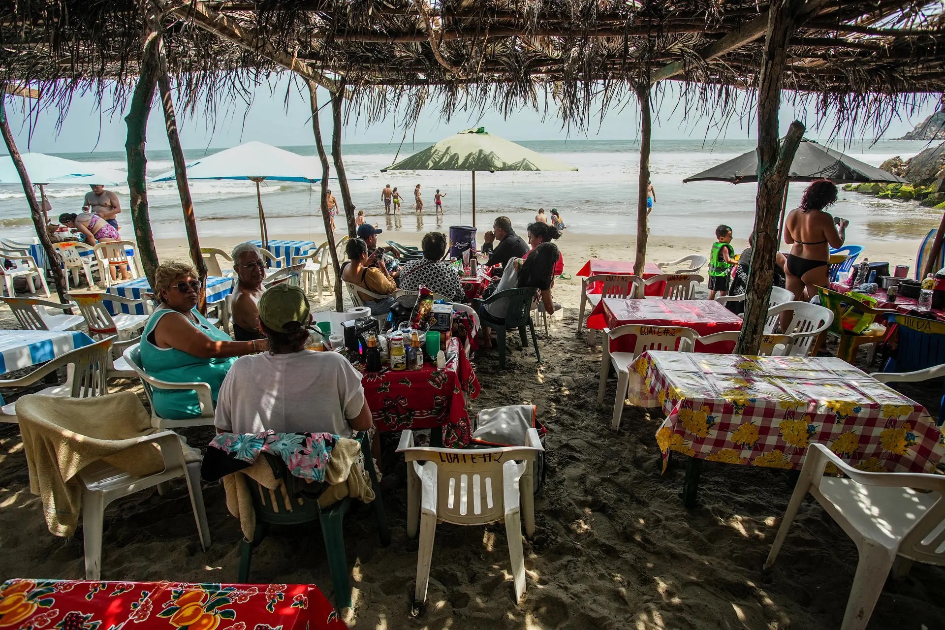 Empresarios apuestan reactivar el turismo tras los huracanes en Acapulco