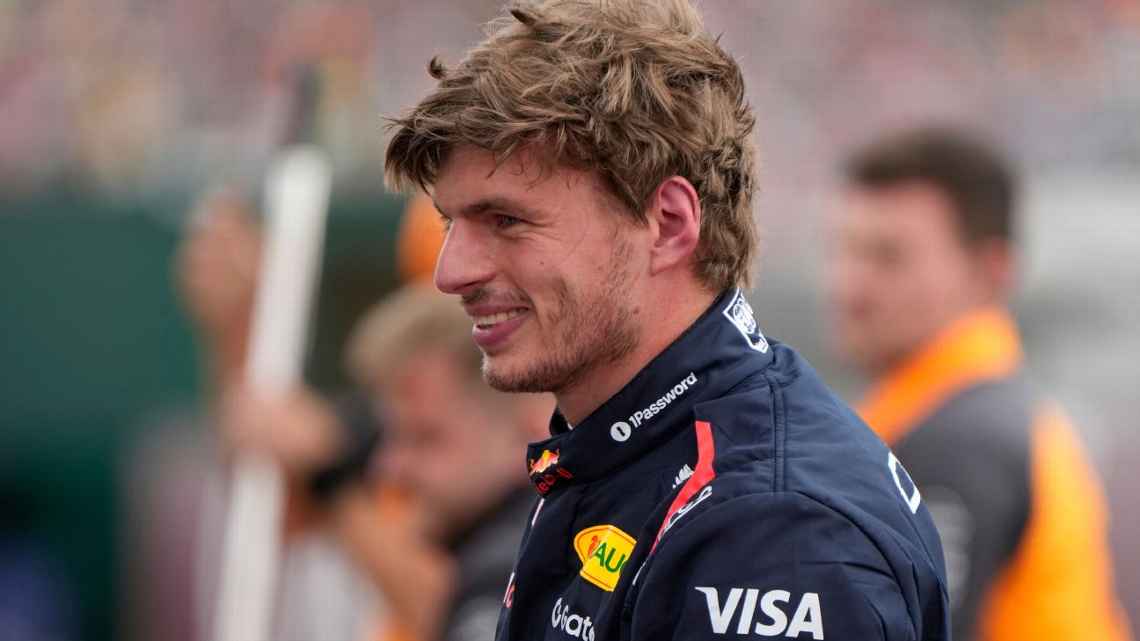 Max Verstappen arranca la pole de las manos de McLaren en Silverstone