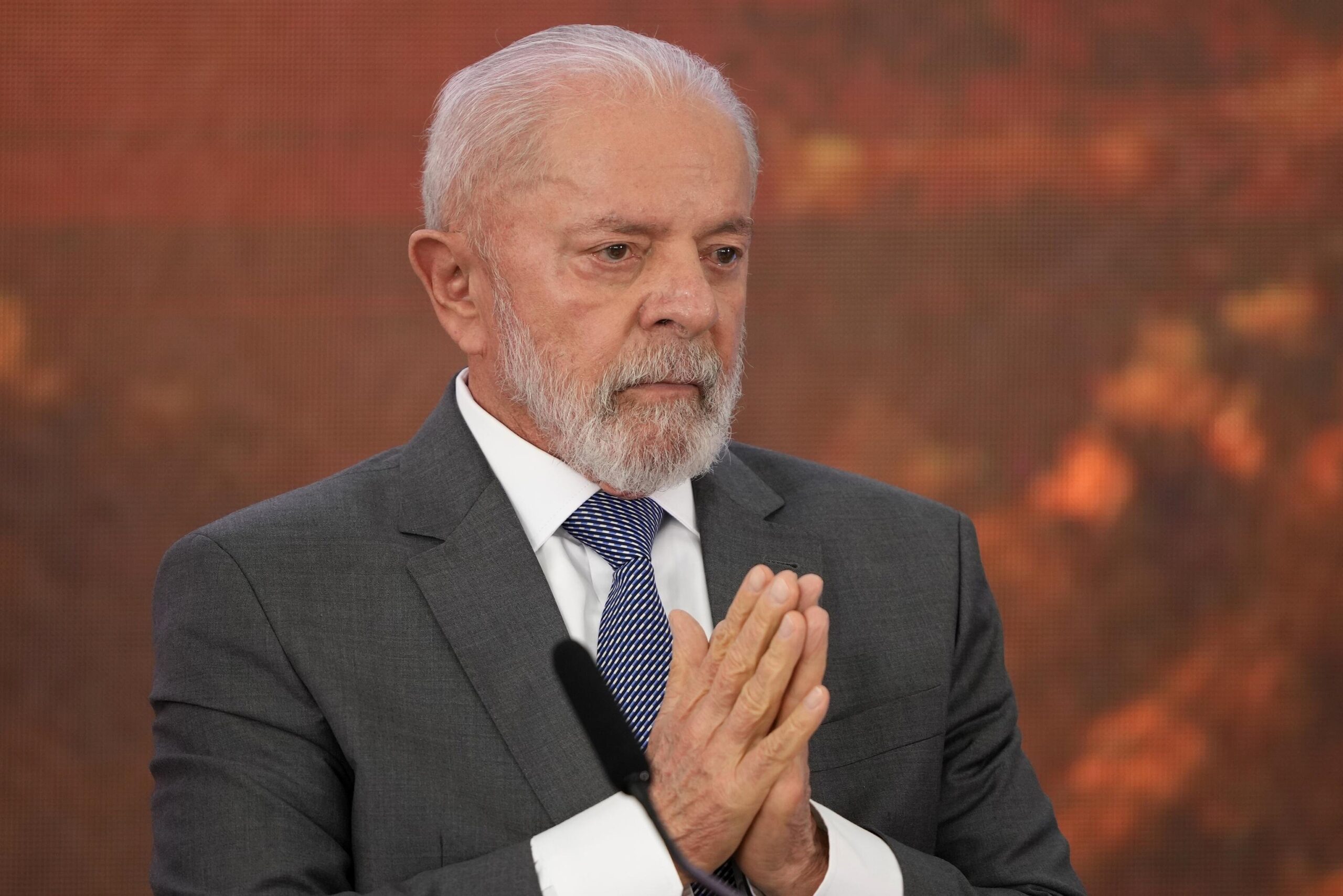 Real brasileño se desploma tras anuncio de aranceles del 50 % de Trump