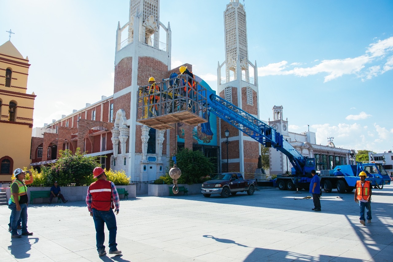 Retiran Cruz de Parroquia Nuestra Señora de Guadalupe por Riesgo Estructural